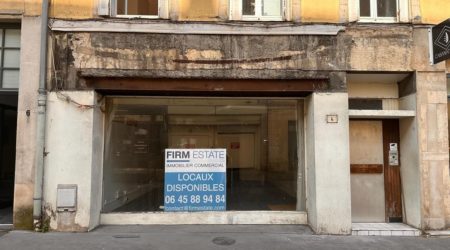 [ TRAVAUX ] Mise à nue de la Vitrine d’un local à NANCY Vieille ville